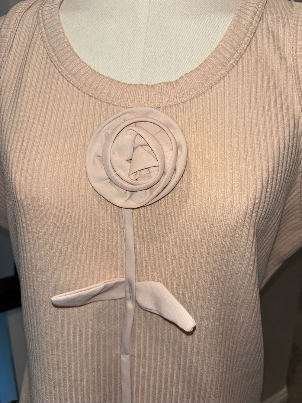 Sleeveless Cream Knit Tank with Rosette Detail - Picture 2 of 4